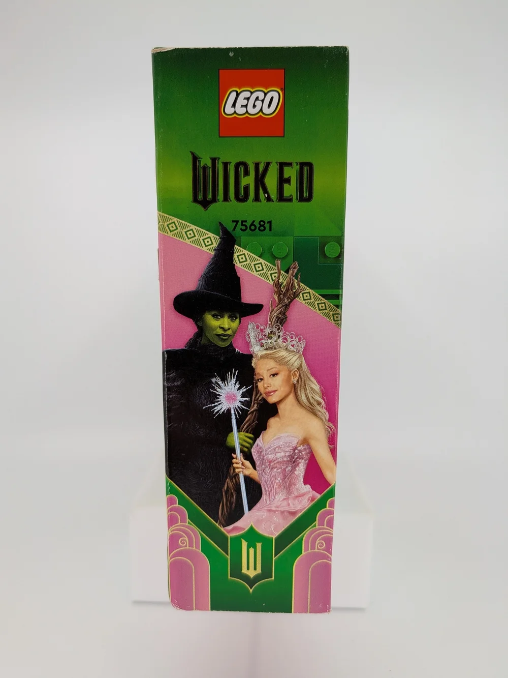 LEGO 75681 Wicked Glinda, Elphaba & Nessarose at Shiz Uni Sealed In Damaged Box